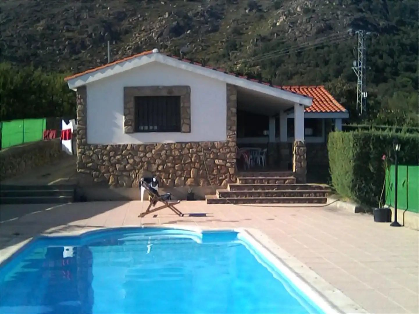 Piscina de Casa o xalet en venda en Cilleros amb Calefacció, Jardí privat i Terrassa