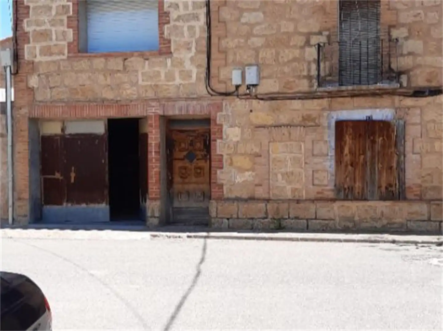 Casa adosada en venda a Calle La Virgen, Villarquemado Vista exterior de Casa adosada en venda en Villarquemado amb Calefacció, Terrassa i Traster