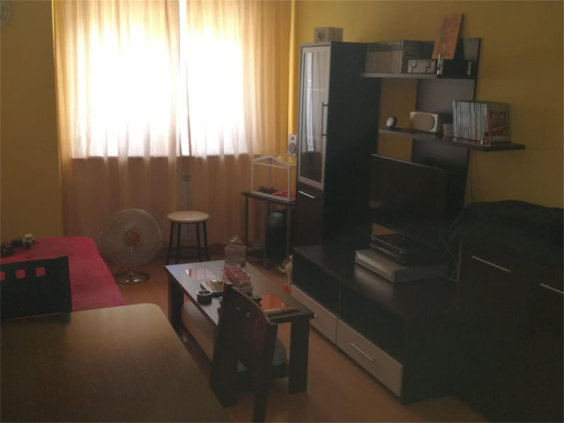 Sala d'estar de Apartament de lloguer en Villares de la Reina amb Calefacció, Parquet i Piscina