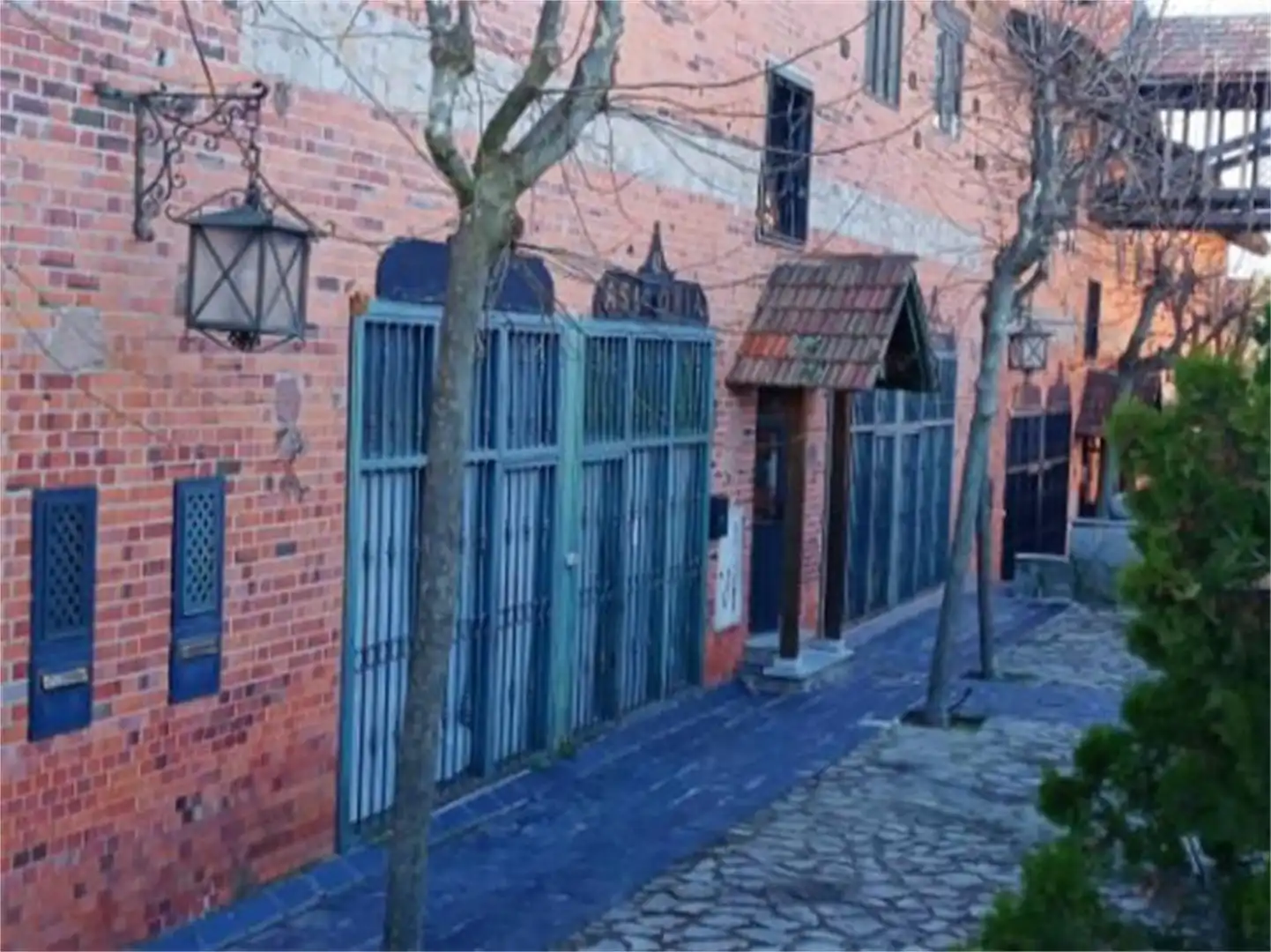 Vista exterior de Local en venta en Sevilla la Nueva