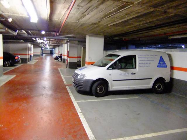 Garaje en Alquiler en Carrer de l'Arquitecte Sert en La Vila Olímpica del Poblenou