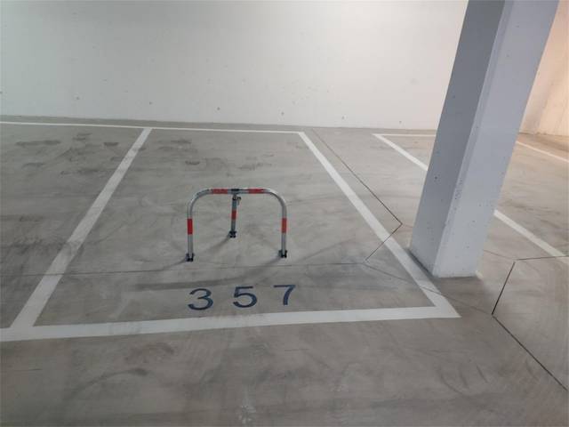 Garaje en Alquiler en Avenida Dolores Rodríguez de Aragón, 6 en El Cónsul - Ciudad Universitaria - El Romeral