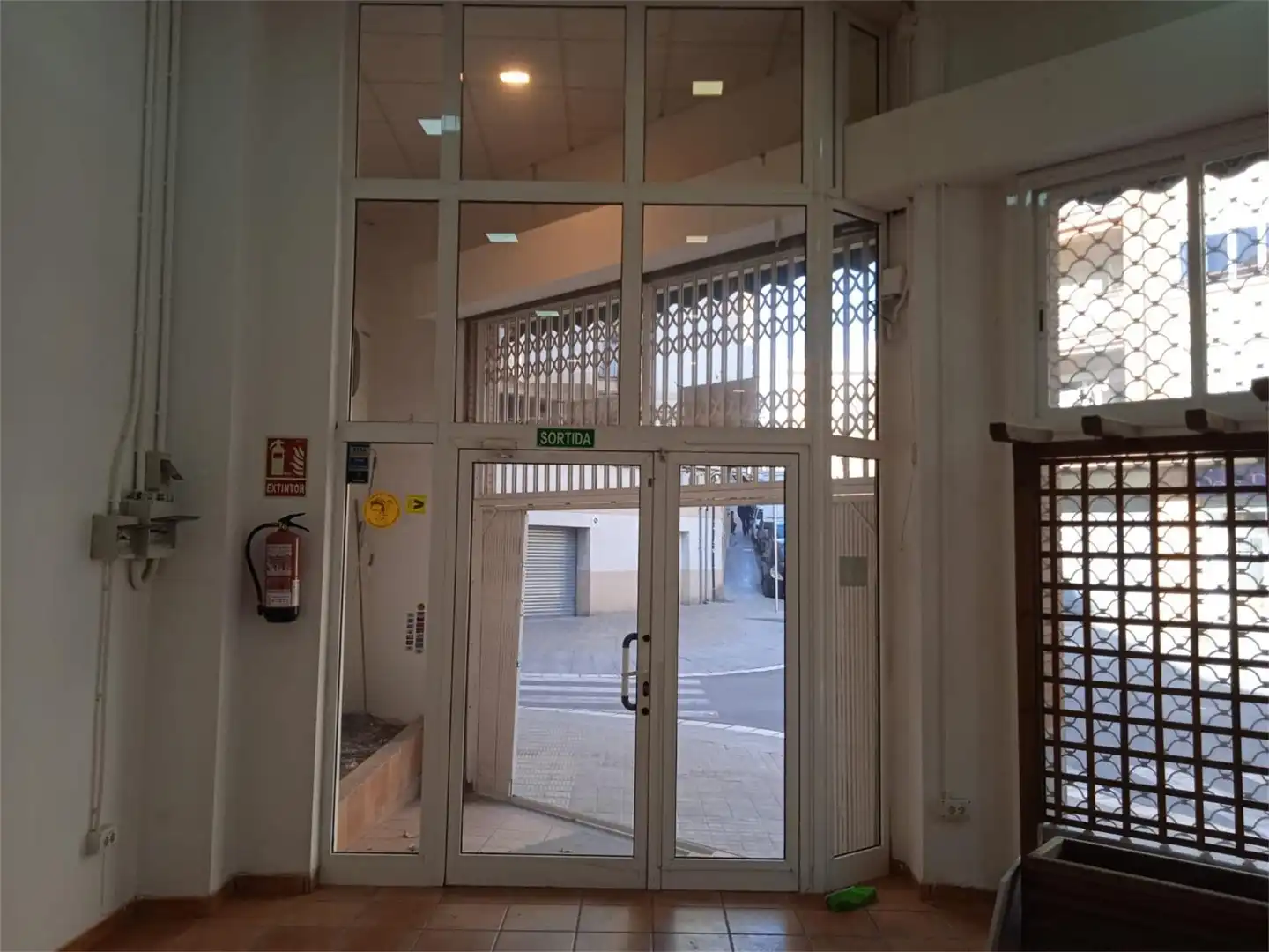 Local de lloguer a Carrer Barcelona, 8, Constantí Local de lloguer en Constantí amb Aire condicionat