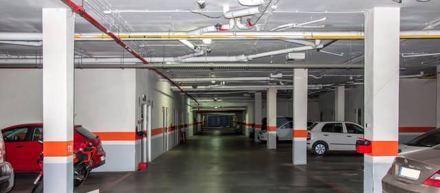 Garaje en Alquiler en Calle de los Juegos de Atenas en El Toyo