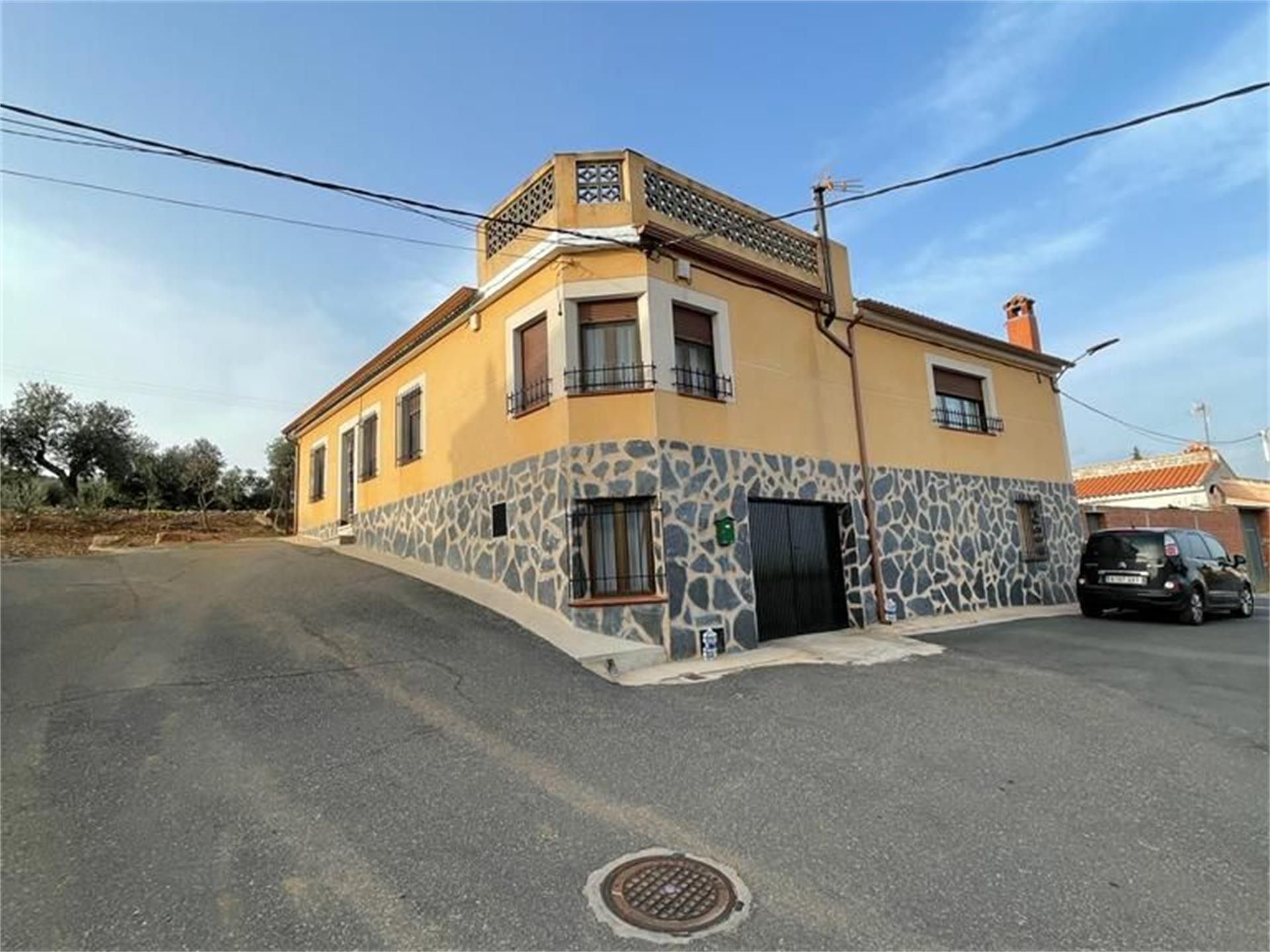 Vista exterior de Casa o xalet en venda en Marjaliza amb Aire condicionat, Terrassa i Moblat