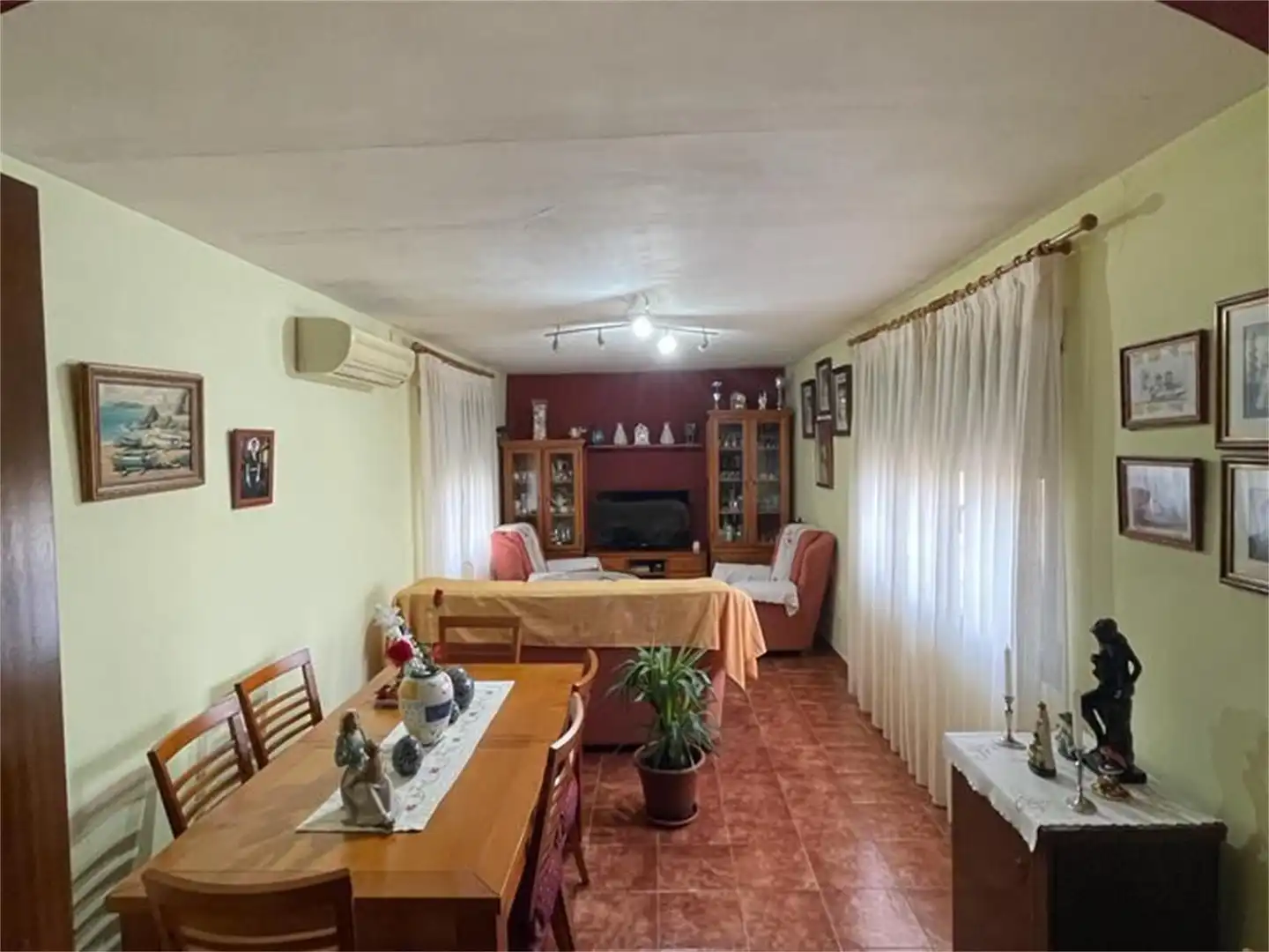 Casa o chalet en venta en Calle Real, 20, Marjaliza Comedor de Casa o chalet en venta en Marjaliza con Aire acondicionado, Terraza y Amueblado
