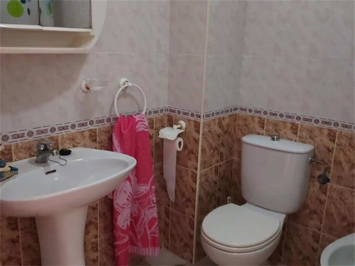 Bany de Casa o xalet en venda en Vélez-Málaga amb Jardí privat, Terrassa i Piscina