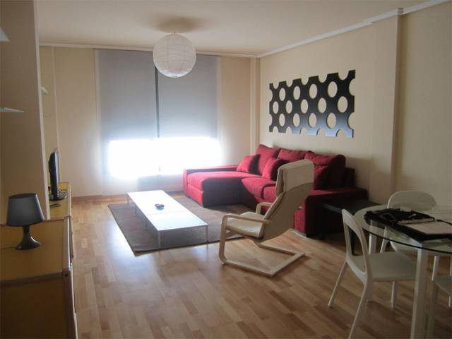 Piso en Alquiler en Calle Navarrete, 4 en Universidad - Las Huelgas