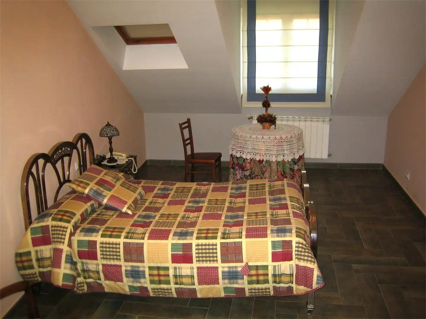 Casa o chalet en venta en Calle Real, Gradefes Habitación de Casa o chalet en venta en Gradefes con Calefacción, Jardín privado y Terraza