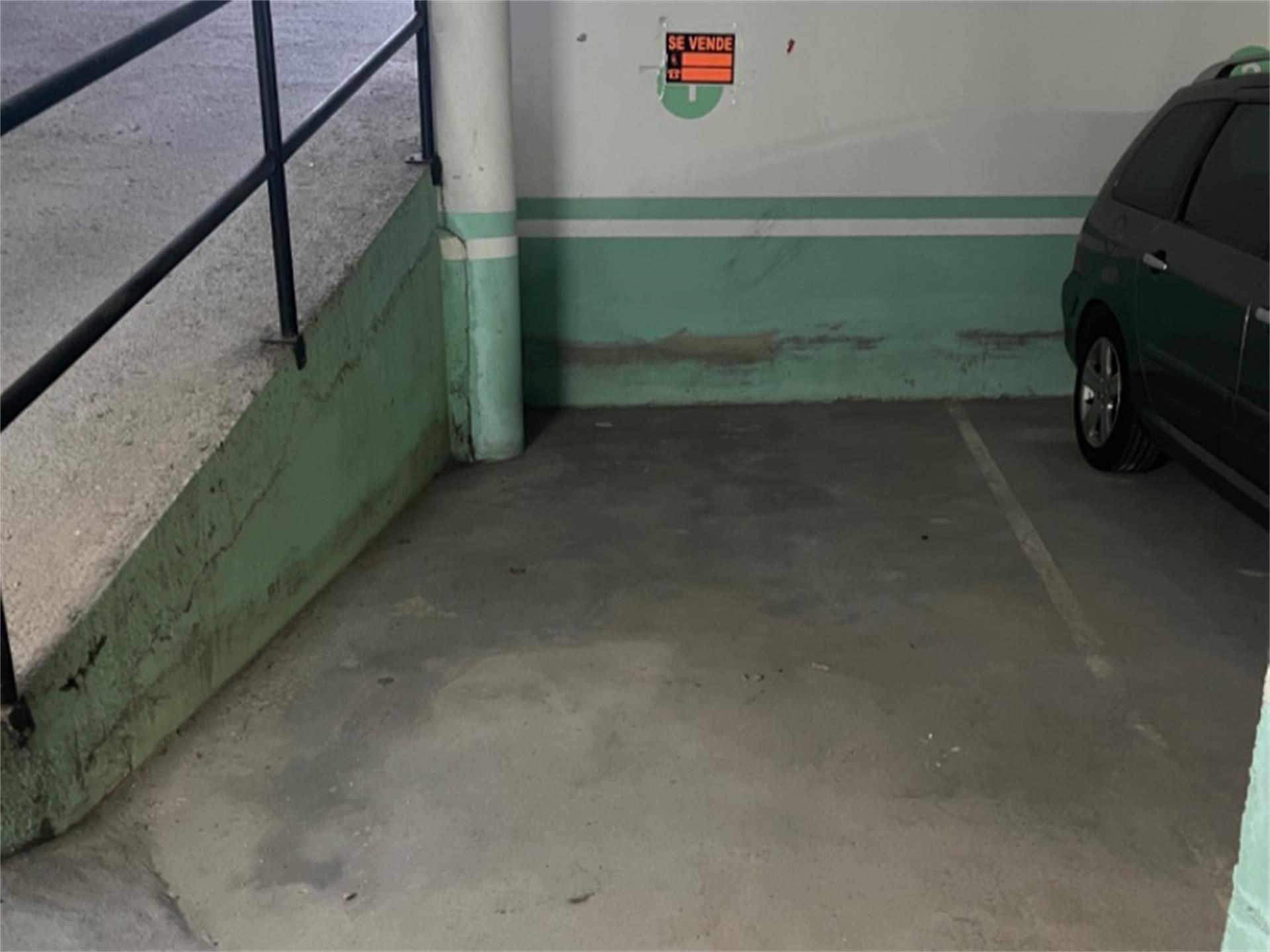 Parking of Garage to rent in Cee