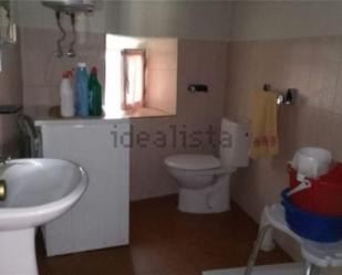 Bathroom of Duplex for sale in Valdehúncar