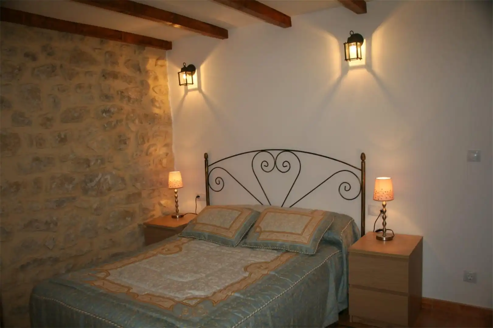 Habitación de Finca rústica de alquiler en Valle de Tobalina con Calefacción, Jardín privado y Terraza