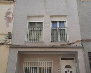 Vista exterior de Casa adosada en venda en Tavernes de la Valldigna amb Terrassa