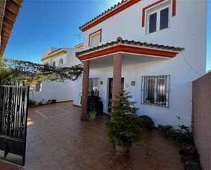 Vista exterior de Casa o xalet en venda en Prado del Rey amb Aire condicionat, Terrassa i Balcó