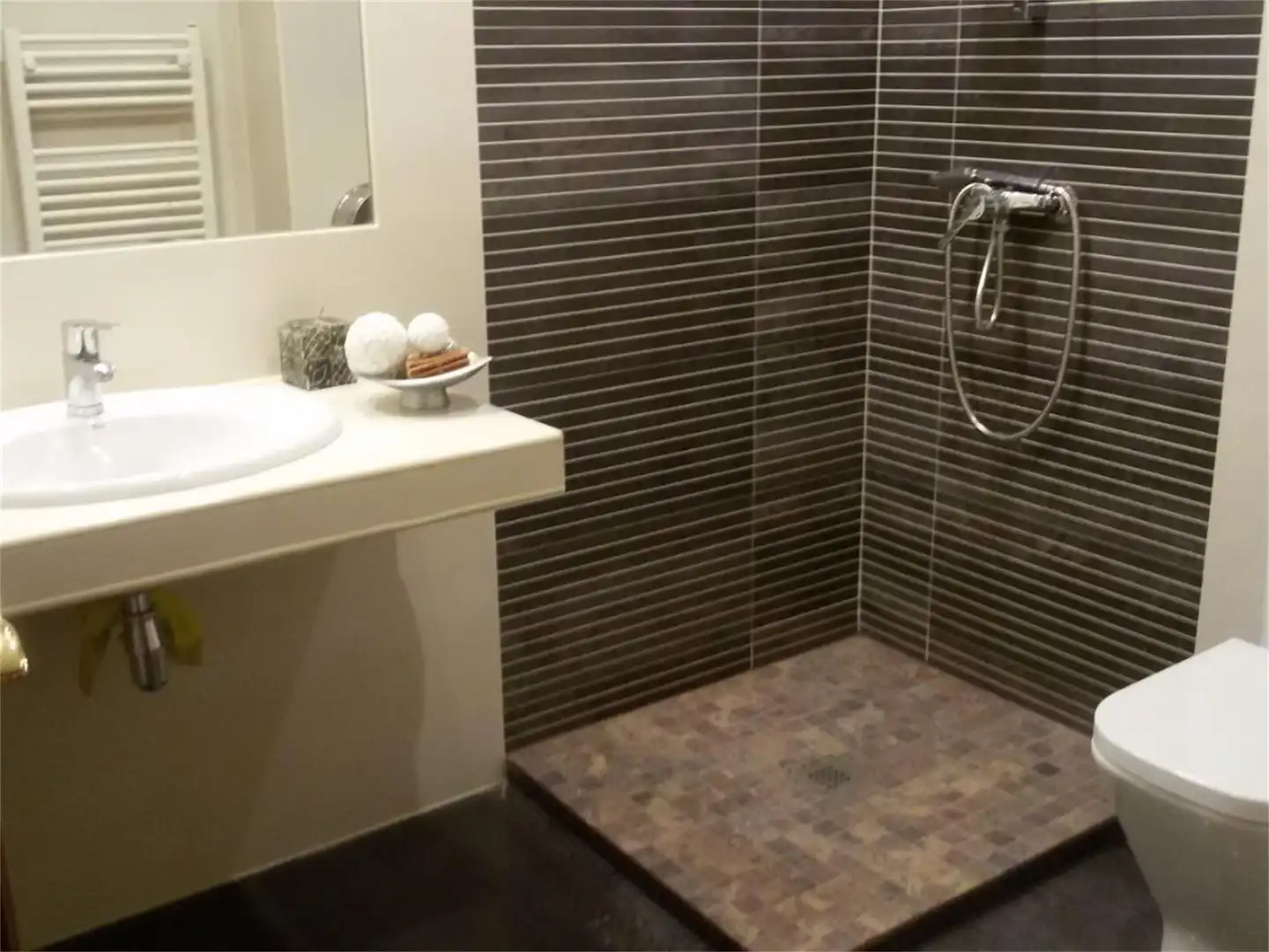 Bathroom of Office for rent in Majadahonda