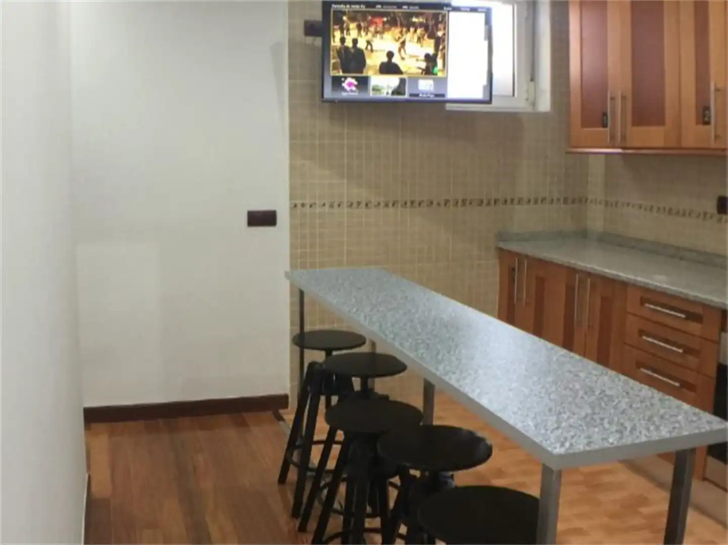 Room in Calle de Bravo Murillo, 316, Castillejos - Cuzco Kitchen of Flat for share in Madrid with Air Conditioner, Heating and Parquet flooring