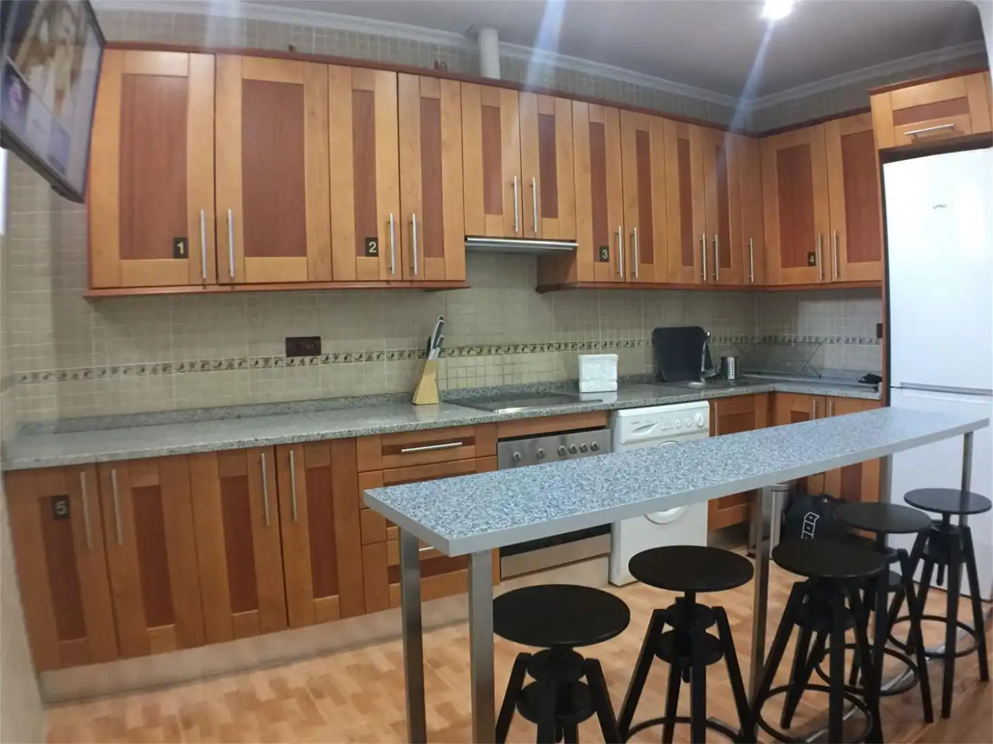Room in Calle de Bravo Murillo, 316, Castillejos - Cuzco Kitchen of Flat for share in Madrid with Air Conditioner, Heating and Parquet flooring