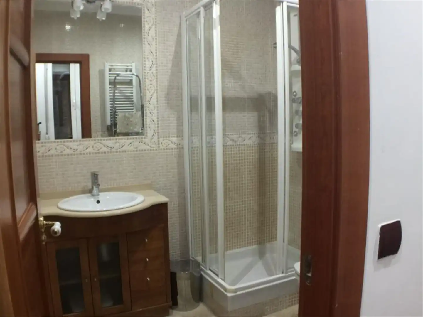Room in Calle de Bravo Murillo, 316, Castillejos - Cuzco Bathroom of Flat for share in Madrid with Air Conditioner, Heating and Parquet flooring