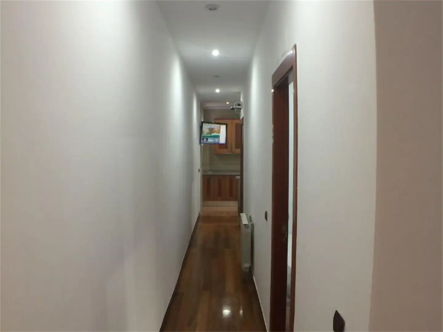 Room in Calle de Bravo Murillo, 316, Castillejos - Cuzco Flat for share in Madrid with Air Conditioner, Heating and Parquet flooring