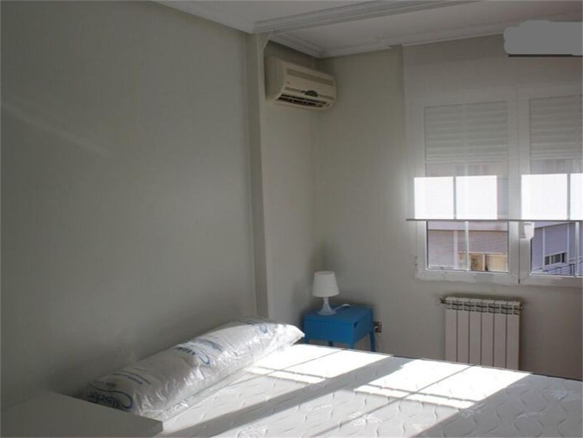 Habitación de Piso para compartir en  Madrid Capital con Aire acondicionado, Calefacción y Parquet