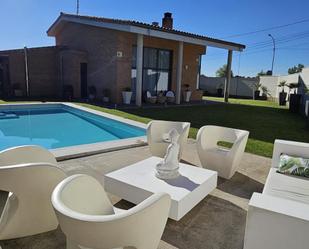 Piscina de Casa o xalet en venda en Cuadros amb Piscina