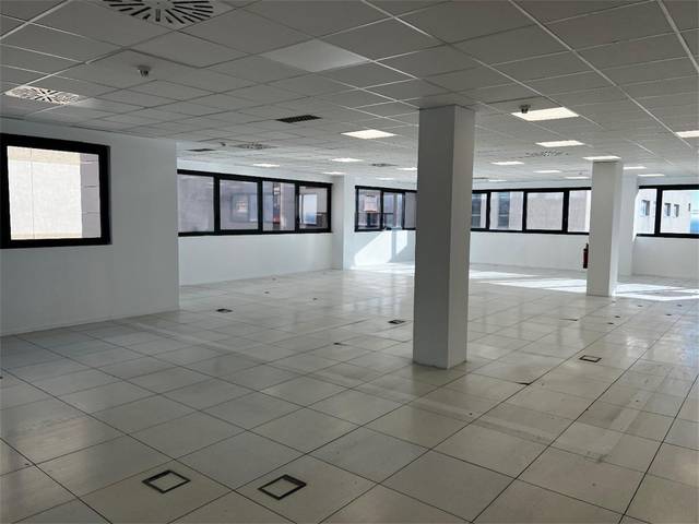 Oficina en Alquiler en Calle del Haya, 4 en Buena Vista