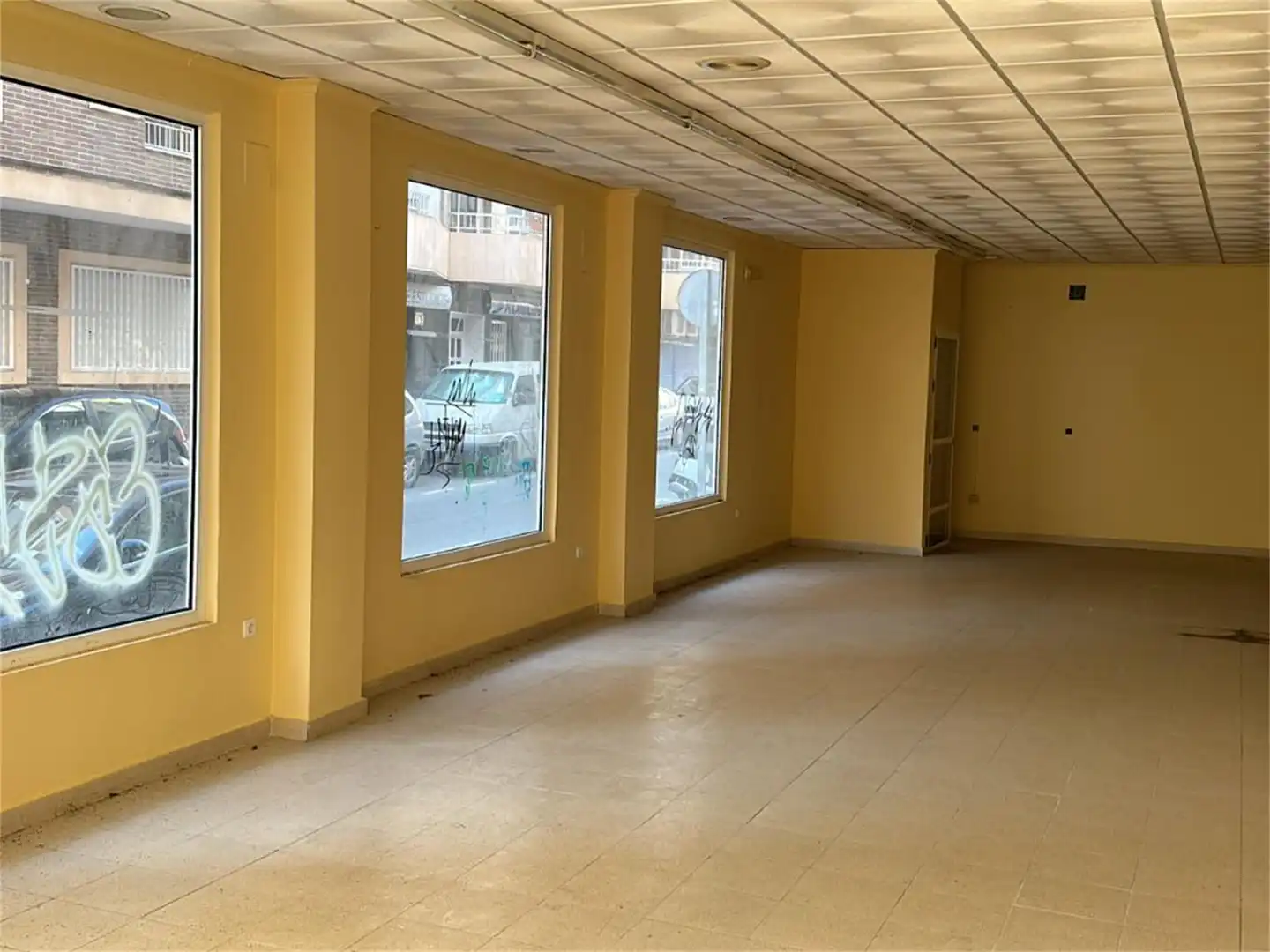 Local de alquiler en Calle Gumersindo, 49, Las Piscinas Naturales Local de alquiler en Torrevieja
