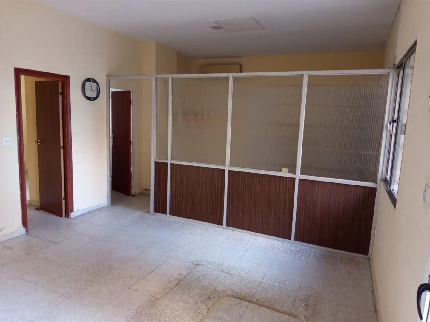 Commercial properties for rent in Jerez de la Frontera  with Air Conditioner