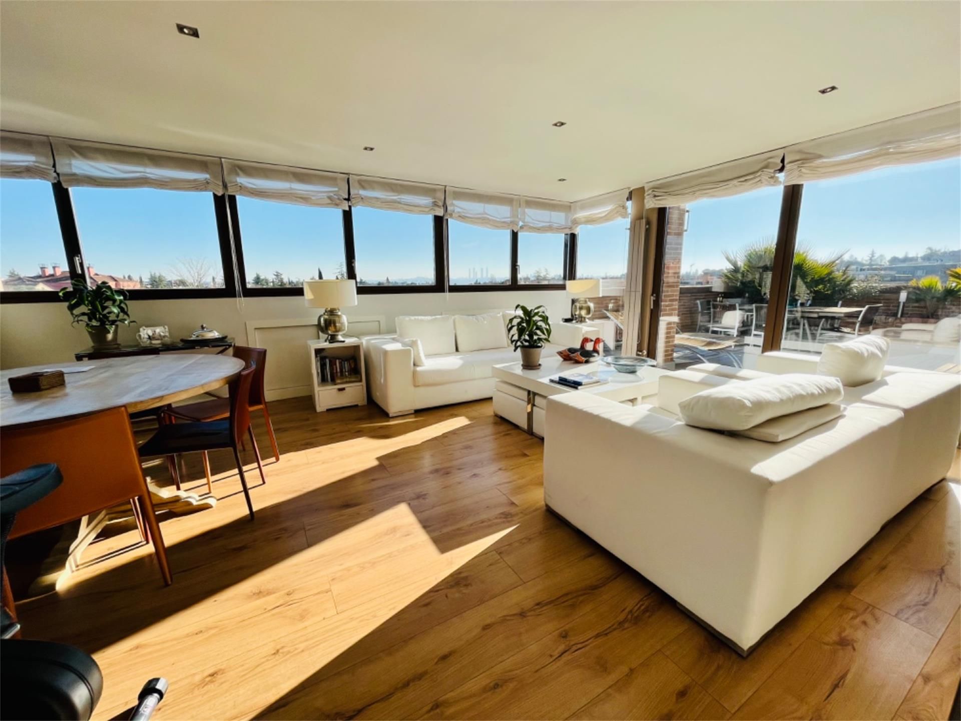 Living room of Duplex for sale in  Madrid Capital  with Air Conditioner, Terrace and Swimming Pool