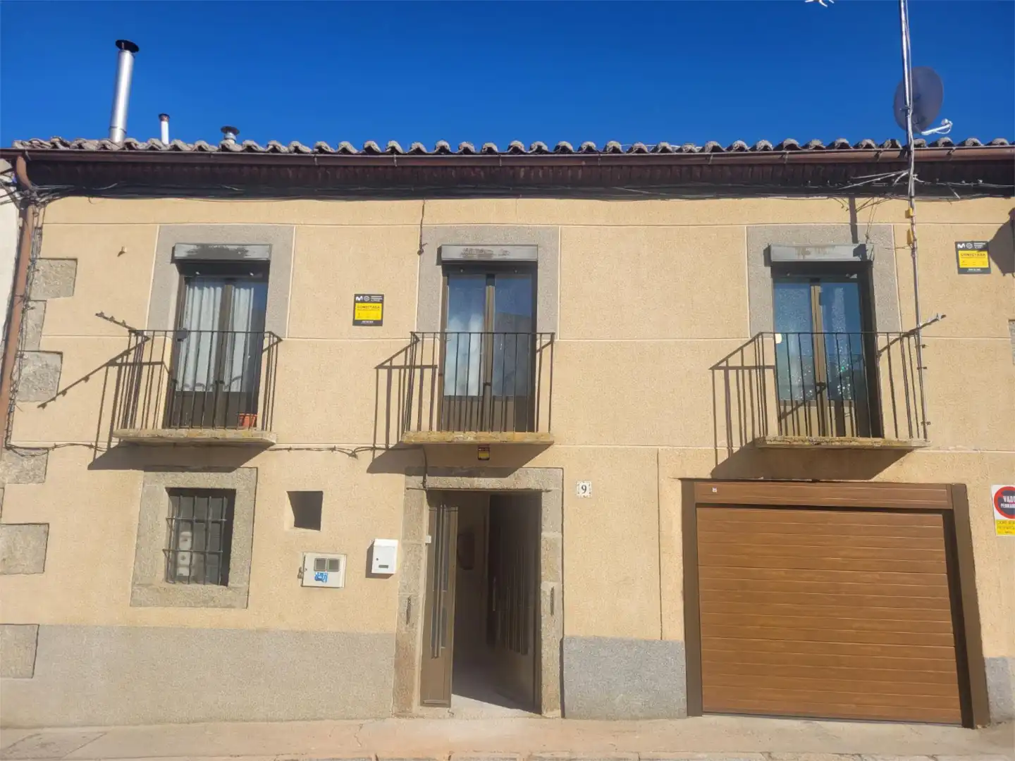 Vista exterior de Casa adosada en venta en Piedrahíta con Terraza y Balcón