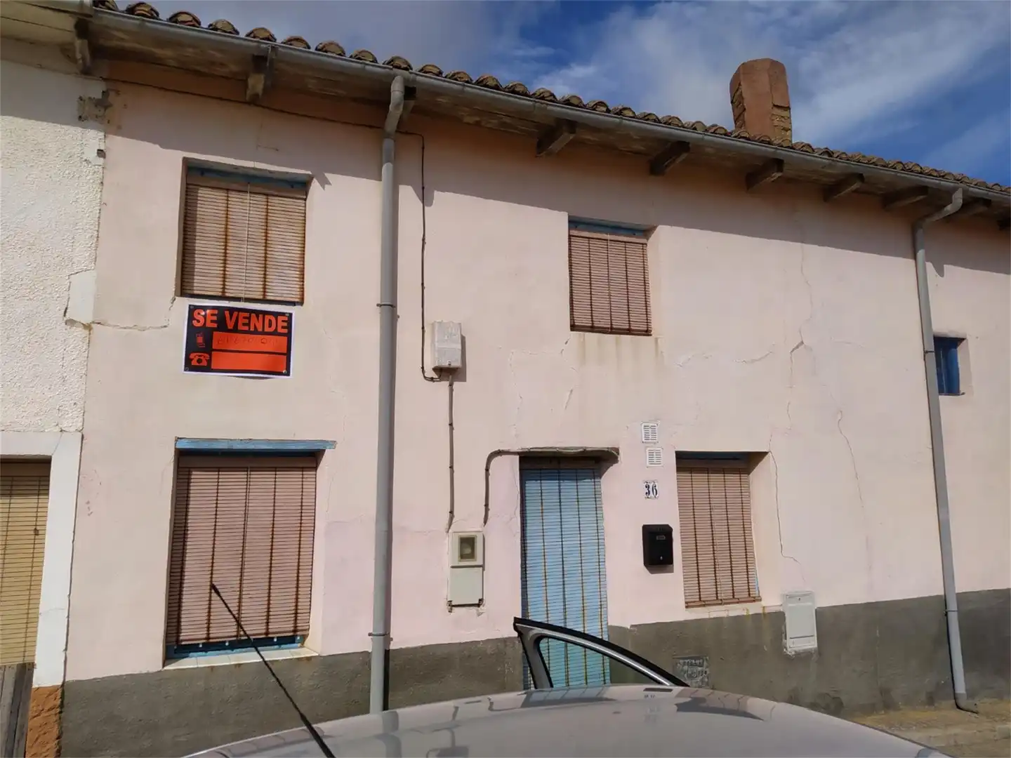 Exterior view of Detached homes for sale in Gradefes  with Heating, Furnished and Oven
