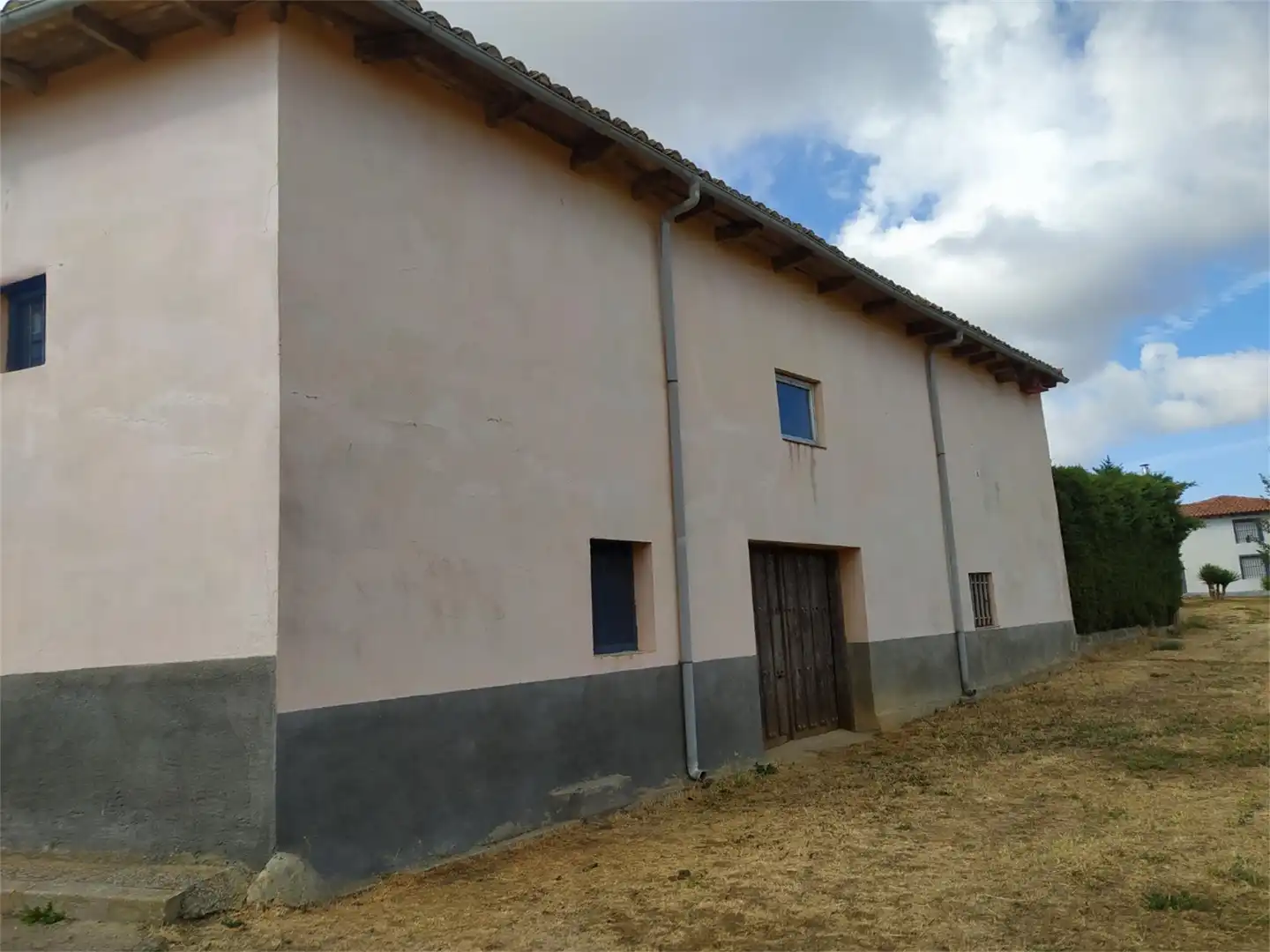Exterior view of Detached homes for sale in Gradefes  with Heating, Furnished and Oven