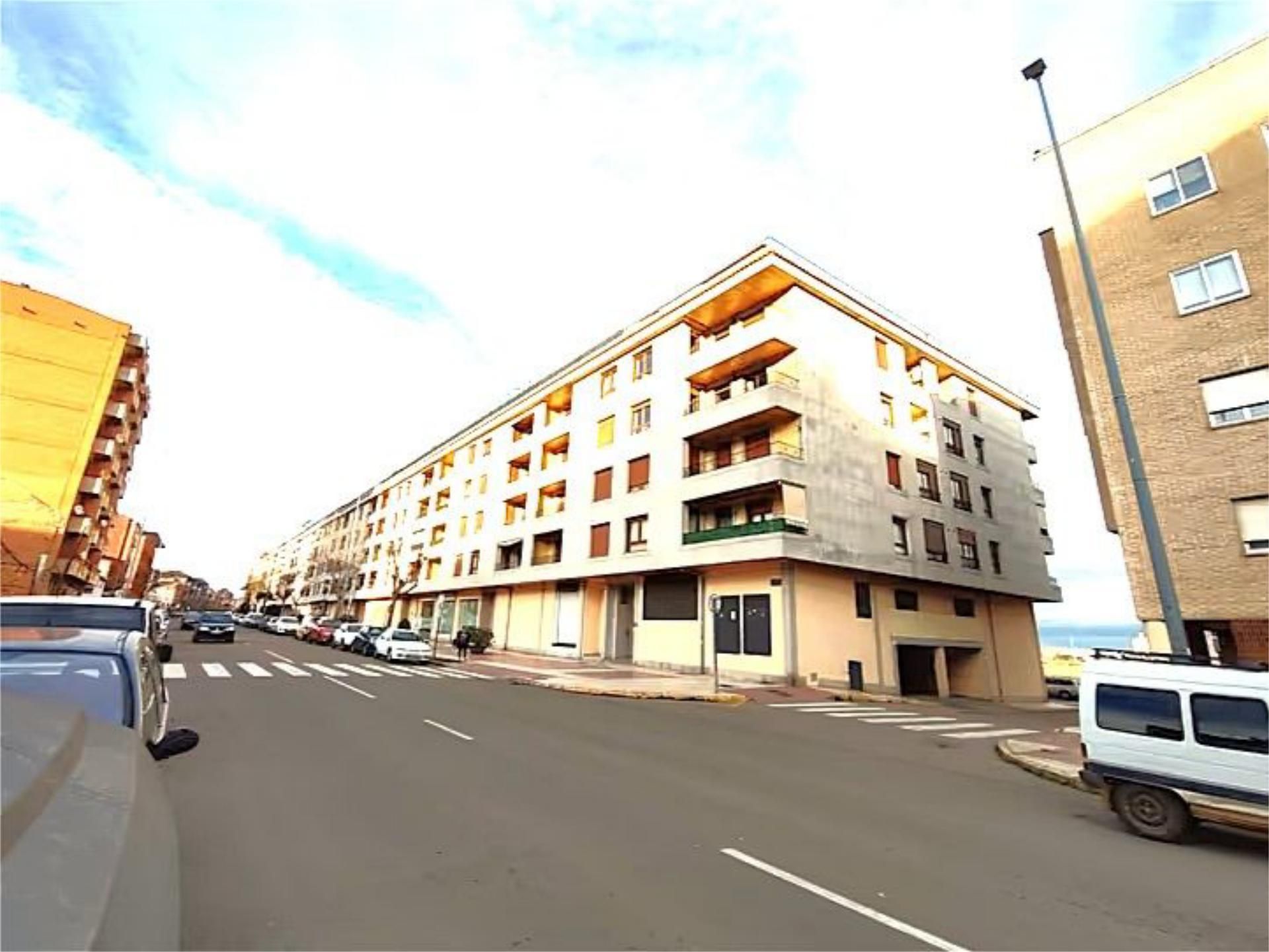 Exterior view of Flat for sale in Benavente  with Terrace and Balcony