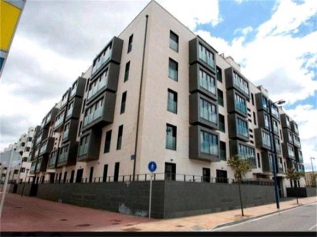 Garaje en Alquiler en Calle Eduardo de Ontañón, 12 en San Pedro y San Felices