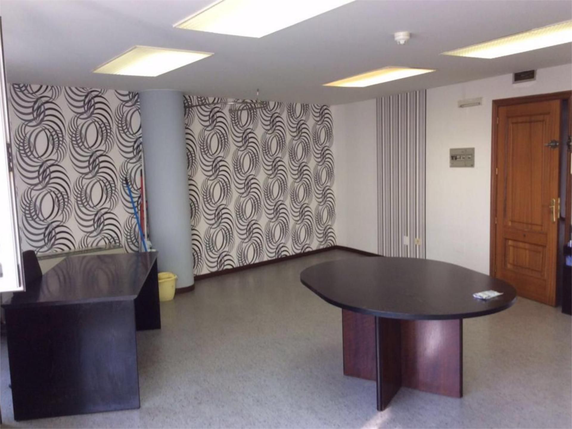 Office for sale in Lugo Capital
