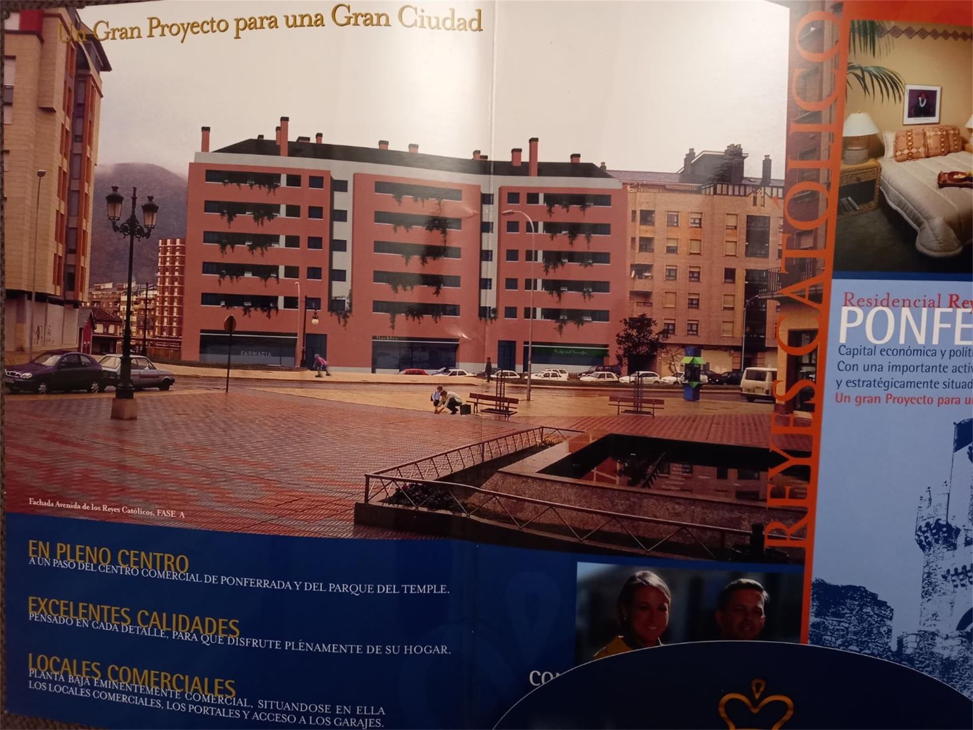 Piso en venta en Travesía Reyes Católicos, 1, Centro Vista exterior de Piso en venta en Ponferrada con Calefacción, Parquet y Terraza