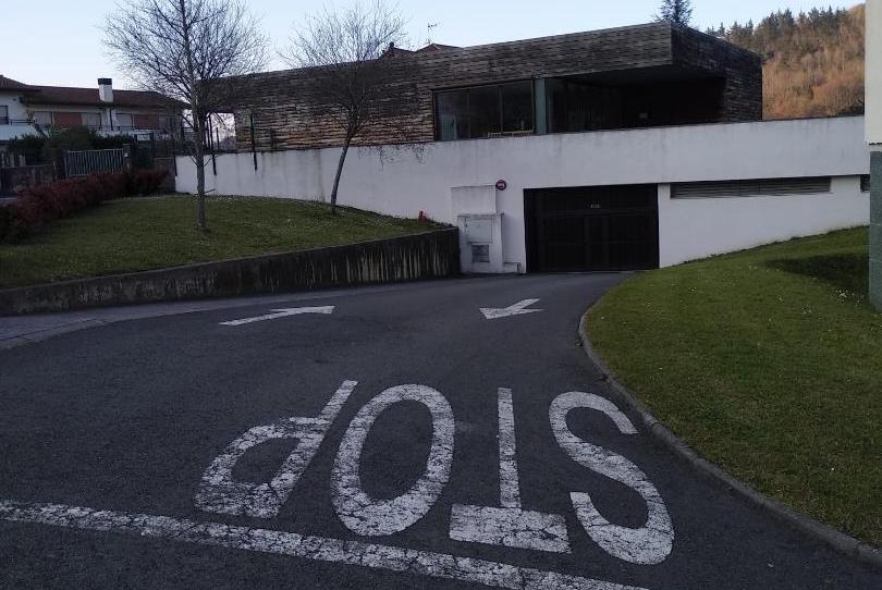 Garaje en venta en Ospitaloste Kalea, 10, Areatza, Bizkaia - imagen 1 Foto 1 de Garaje en venta en Ospitaloste Kalea, 10, Areatza, Bizkaia