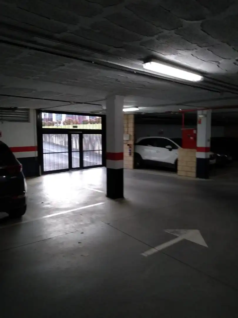 Parkplatz von Garage zum Verkauf in Areatza