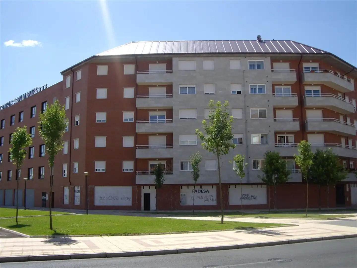 Commercial properties for sale in Avenida Nocedo, 92, San Mamés - La Palomera Exterior view of Commercial properties for sale in León Capital with Air Conditioner, Heating and Parquet flooring