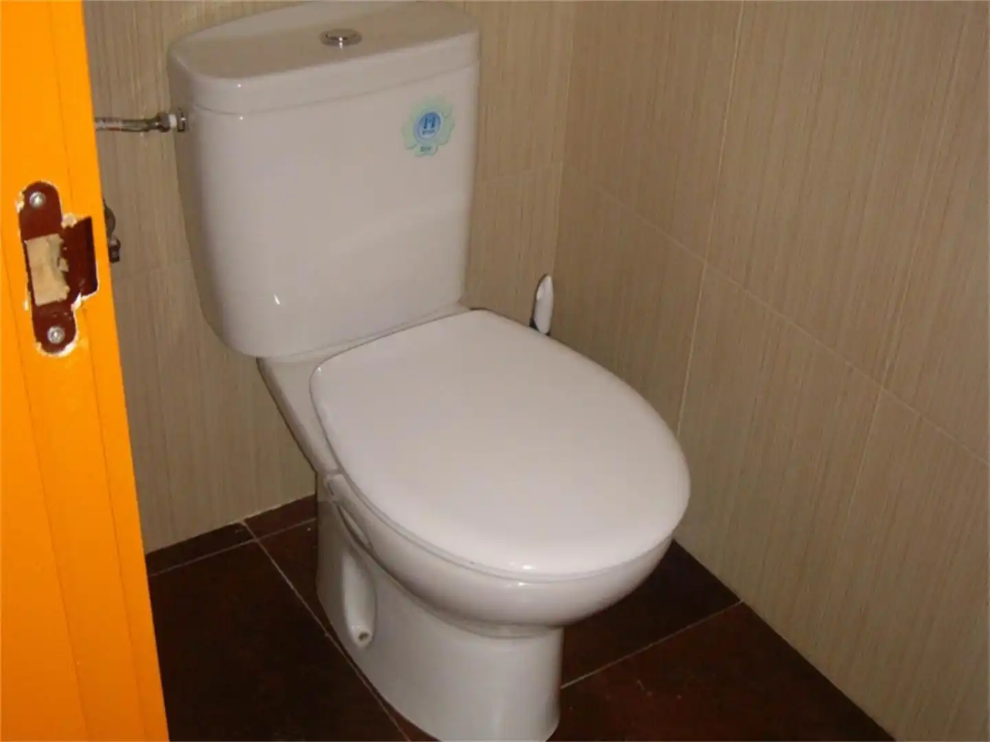 Commercial properties for sale in Avenida Nocedo, 92, San Mamés - La Palomera Bathroom of Commercial properties for sale in León Capital with Air Conditioner, Heating and Parquet flooring