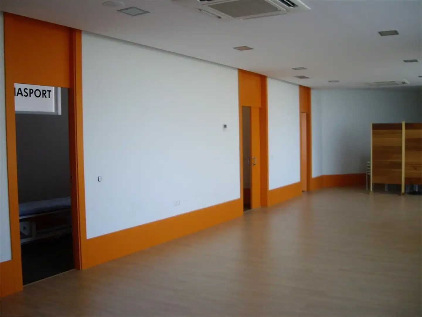 Commercial properties for sale in Avenida Nocedo, 92, San Mamés - La Palomera Commercial properties for sale in León Capital with Air Conditioner, Heating and Parquet flooring