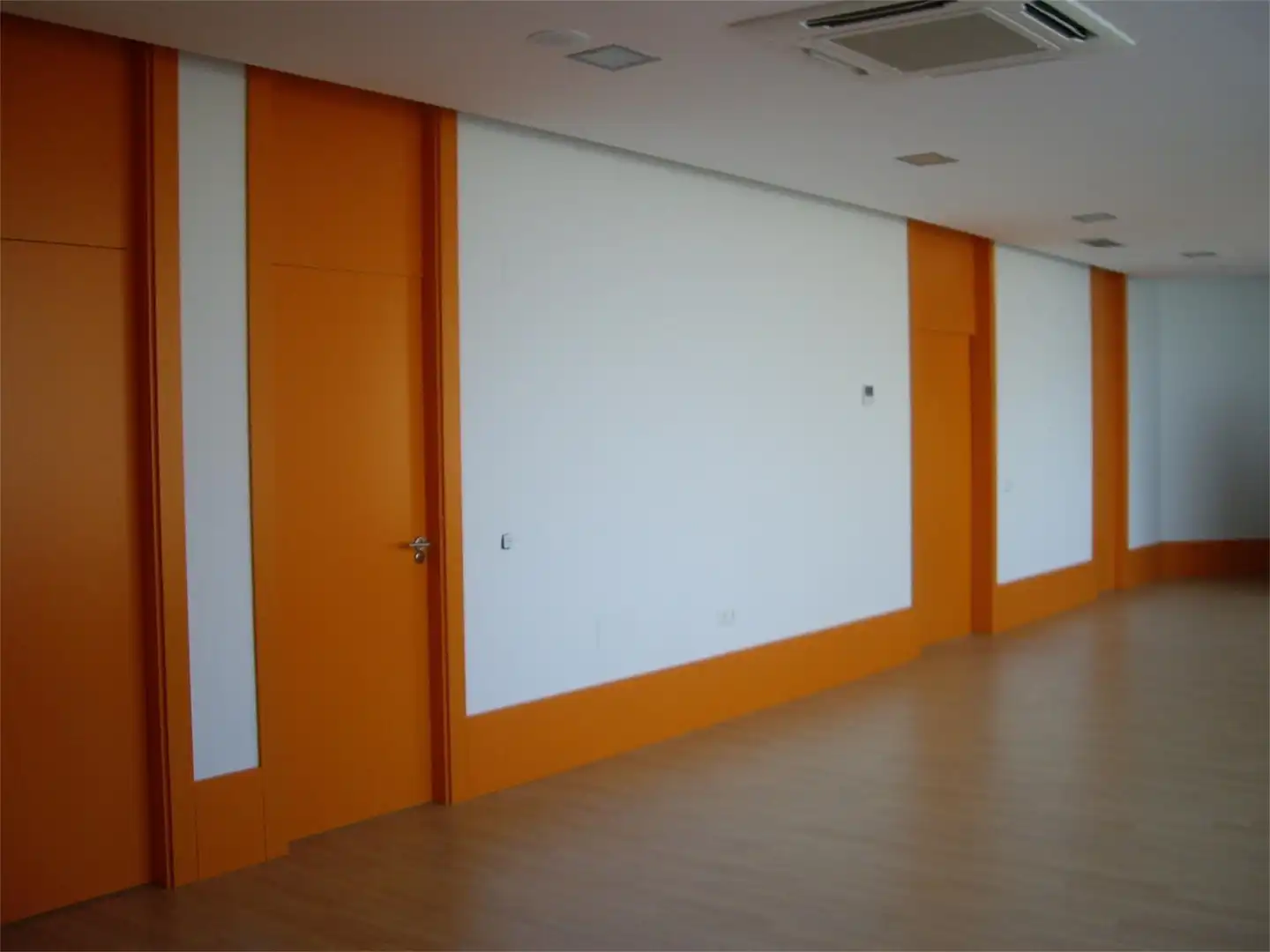 Commercial properties for sale in Avenida Nocedo, 92, San Mamés - La Palomera Commercial properties for sale in León Capital with Air Conditioner, Heating and Parquet flooring