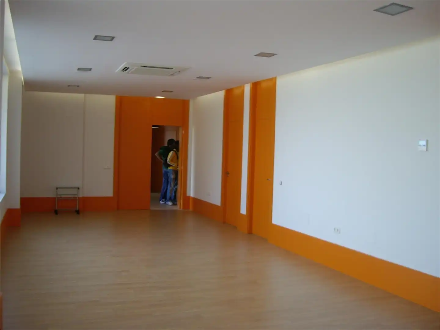Commercial properties for sale in Avenida Nocedo, 92, San Mamés - La Palomera Commercial properties for sale in León Capital with Air Conditioner, Heating and Parquet flooring
