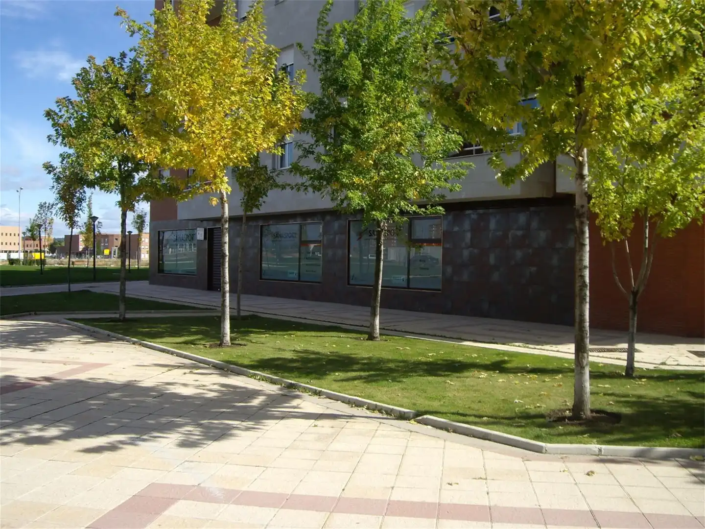 Commercial properties for sale in Avenida Nocedo, 92, San Mamés - La Palomera Exterior view of Commercial properties for sale in León Capital with Air Conditioner, Heating and Parquet flooring