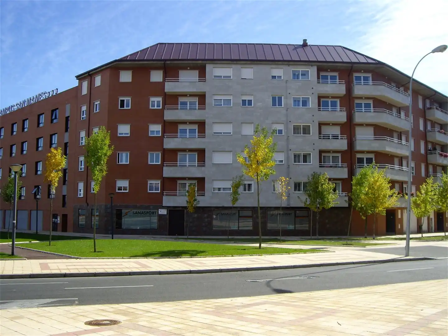 Commercial properties for sale in Avenida Nocedo, 92, San Mamés - La Palomera Exterior view of Commercial properties for sale in León Capital with Air Conditioner, Heating and Parquet flooring