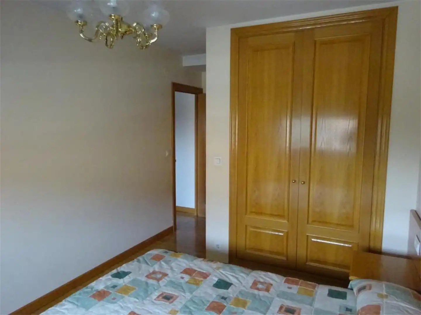 Bedroom of Flat for share in  Pamplona / Iruña  with Parquet flooring, Furnished and Balcony