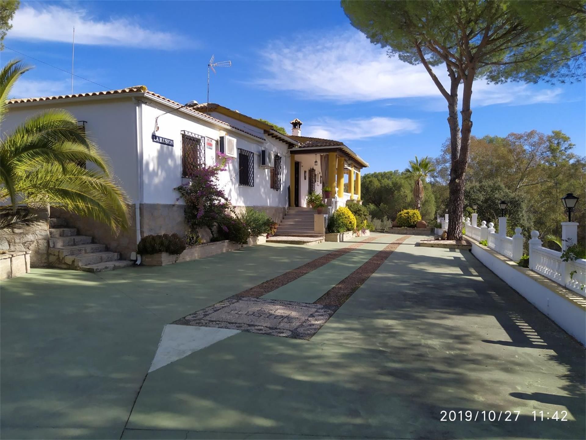 Vista exterior de Finca rústica en venda en Andújar amb Aire condicionat, Jardí privat i Terrassa