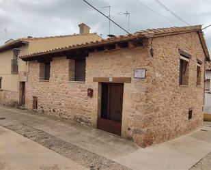 Vista exterior de Casa adosada en venda en La Cerollera amb Aire condicionat i Terrassa