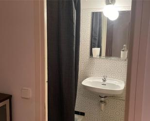 Bathroom of Flat for sale in  Barcelona Capital  with Air Conditioner and Balcony