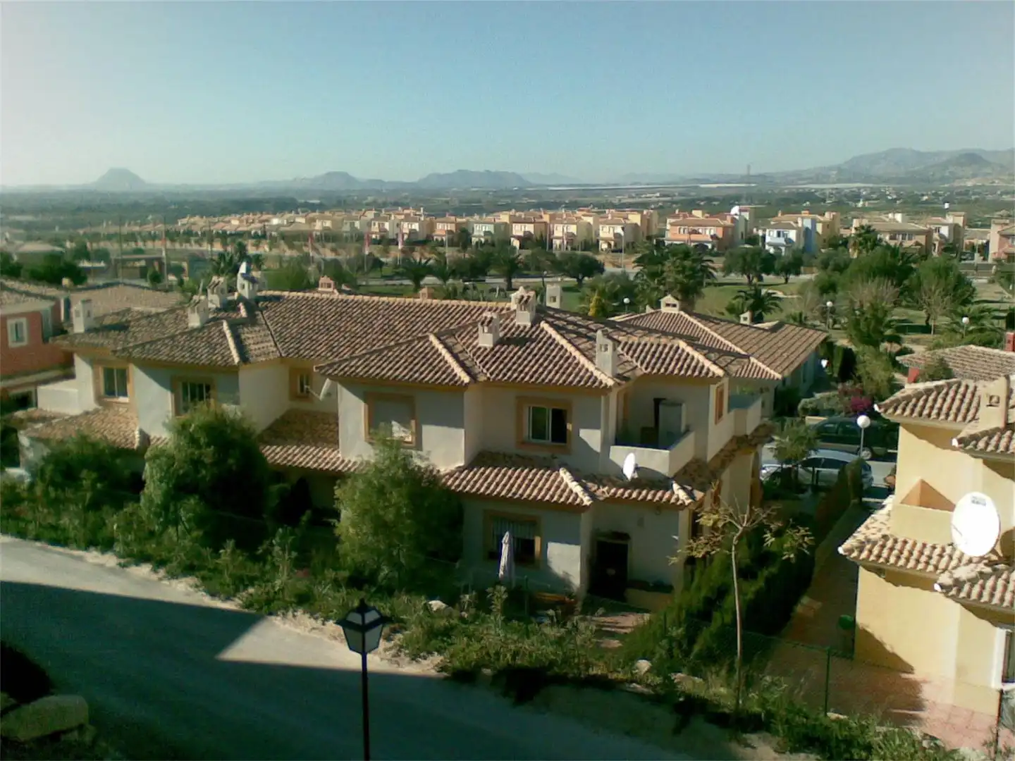 Wohnung zum Verkauf in Bonalba - Cotoveta Außenansicht von Wohnung zum Verkauf in Mutxamel mit Klimaanlage, Terrasse und Schwimmbad